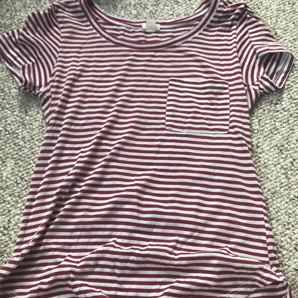 red and white casual t shirt